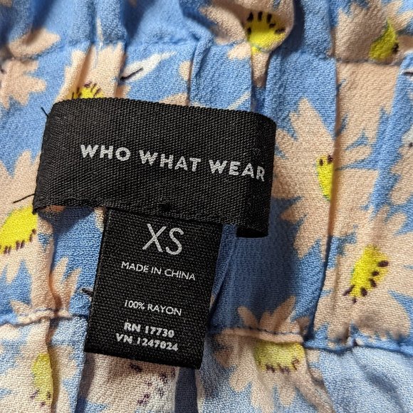 Who What Wear Polka Dot Daisy Paperbag Mini Skirt with Pockets 3/$20 - Picture 5 of 10